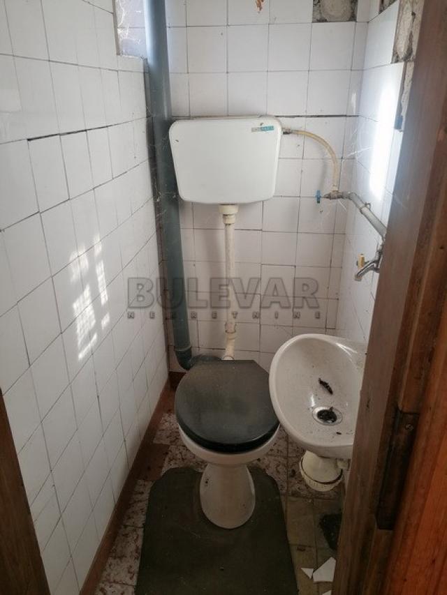 Odlična porodična kuća sa lokalom , Prokuplje, 192m2, plac 359m2