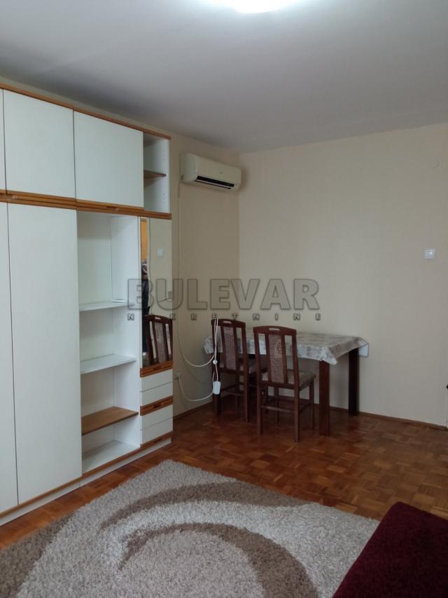 Stan u Kragujevcu, Aerodrom, 29 m2