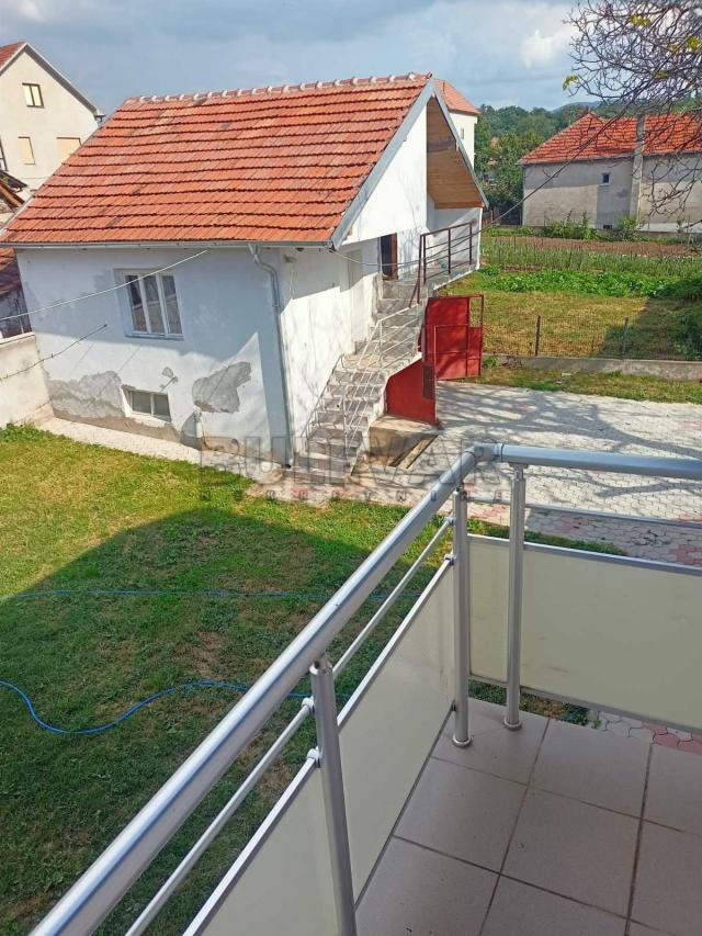 Pasi Poljana, Kuća 250m2, Plac 946m2