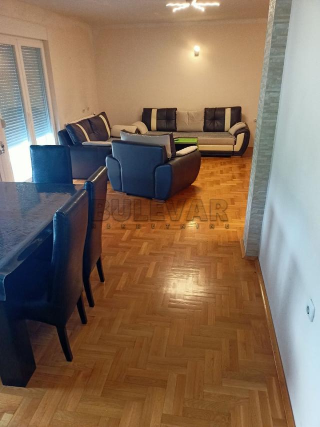 Pasi Poljana, Kuća 250m2, Plac 946m2