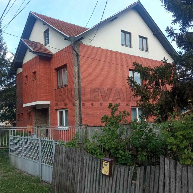 Nekretnina pogodna za stambeni ili poslovni prostor, Ljubine Livade, Kragujevac - površina 389 m2, p