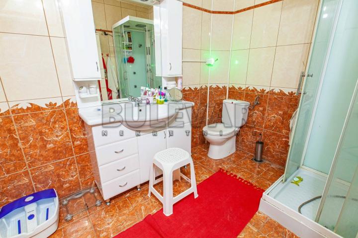 Lux kuća u naselju Beverli Hils 226 m2