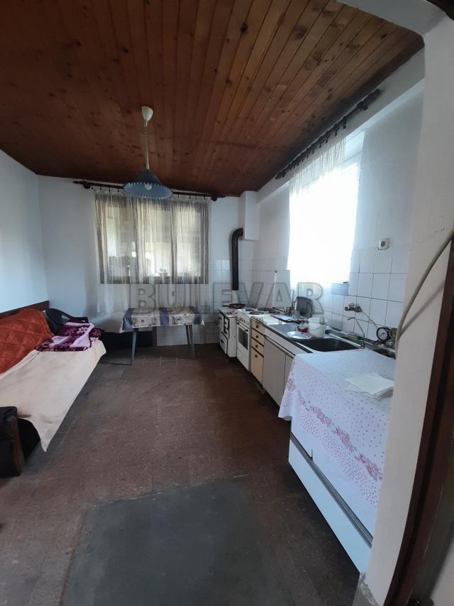 Na prodaju kuća 200m2