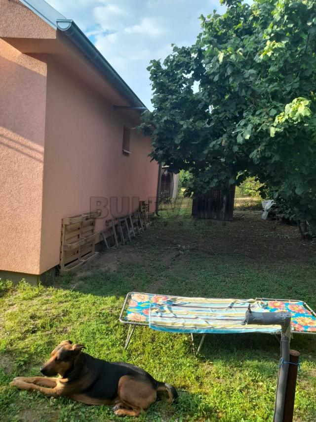 Vikend kuća, Prnjavor, 56m2, plac 8 ari