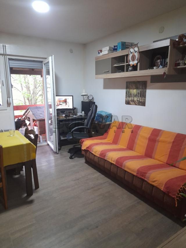 Vikend kuća, Prnjavor, 56m2, plac 8 ari