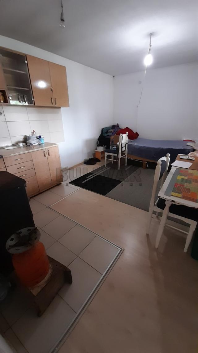 Lepa, kvalitetna  spratna  kuća  u  Belotincu, 230 m2, plac  7800 m2