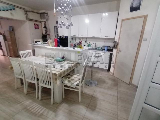 Kuća sa lokalom, top lokacija, centar, Katićeva, 284m2, plac 215m2