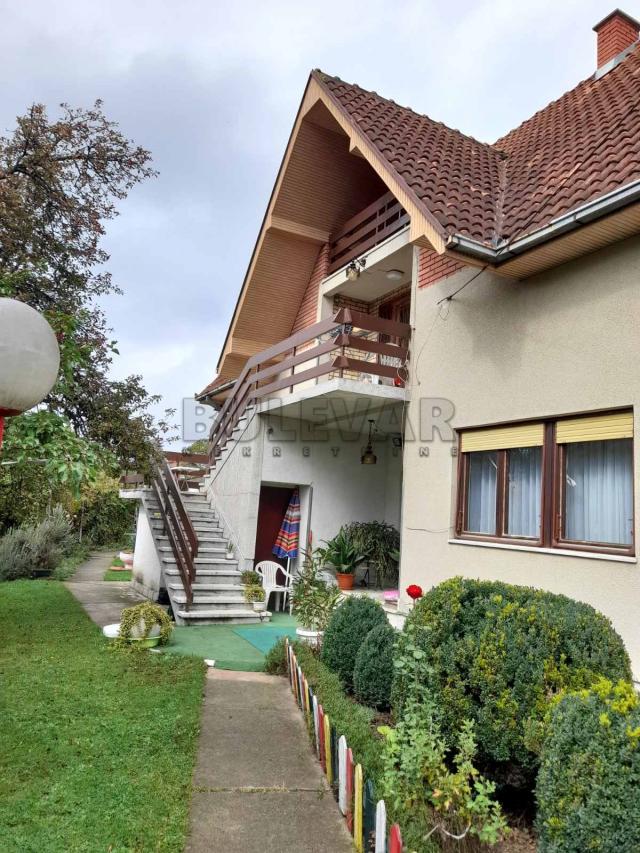 Kuća u Stanovu, površina 240 m2