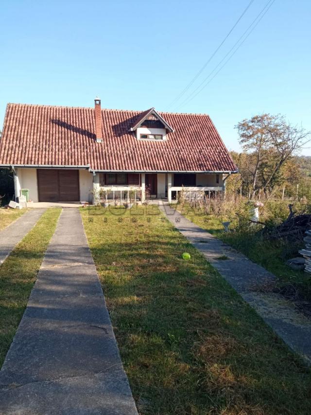 Stambeno poslovni prostor 400 m2, plac 14 ari, Šumarice, Kragujevac