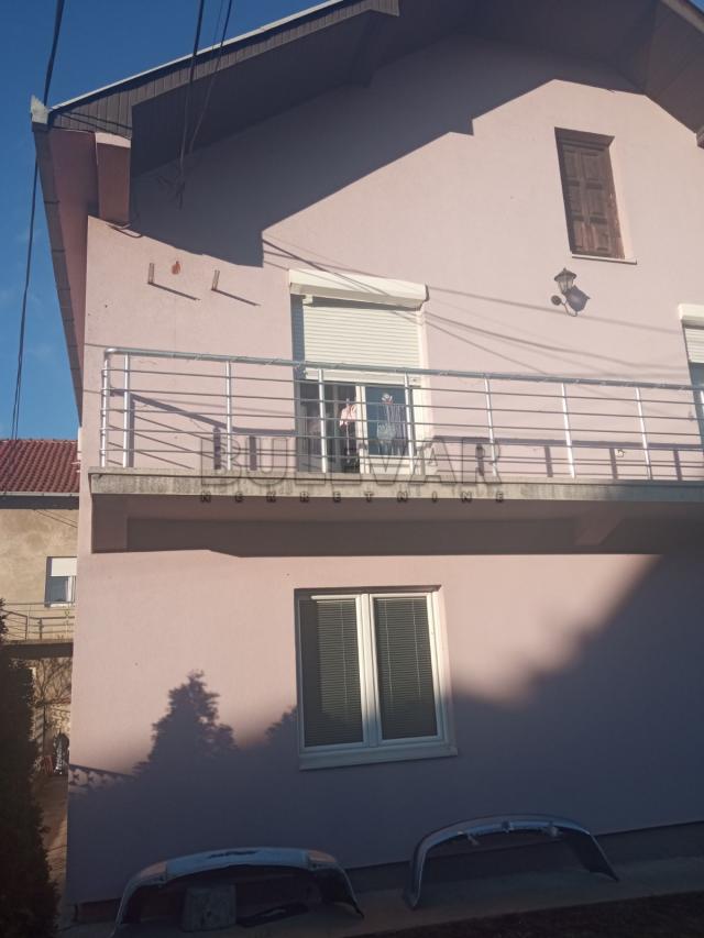 Kuća u Kragujevcu, osnova 94 m2, plac 4, 27 ara