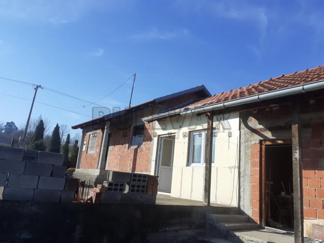 Kuća u  Kragujevcu, Košutnjak - 86 m2, plac 10, 80 ari