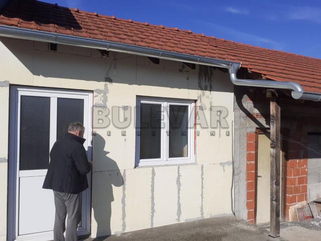 Kuća u  Kragujevcu, Košutnjak - 86 m2, plac 10, 80 ari