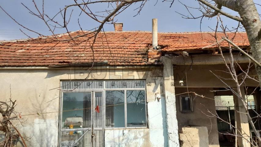 Kuća  u  Gornjem  Međurovu, 76 m2, pomoćni  objekti, plac 1223 m2