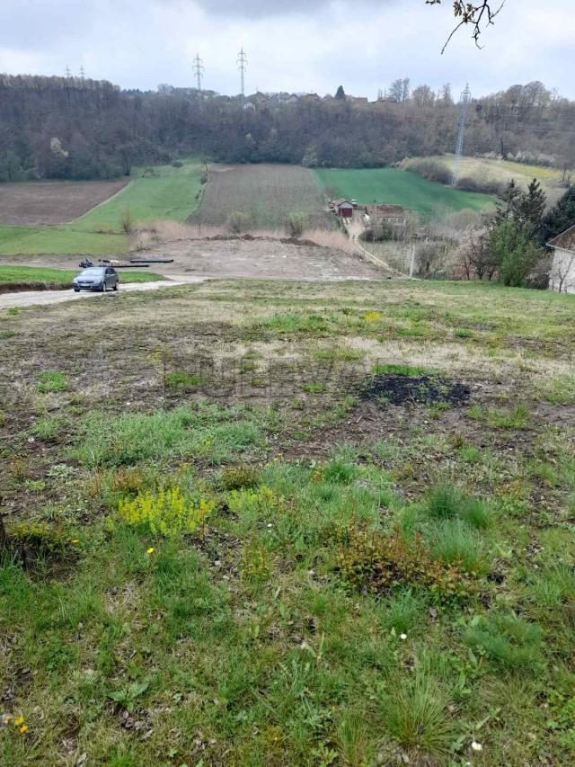 Plac u naselju Ilićevo, 12. 27 ari