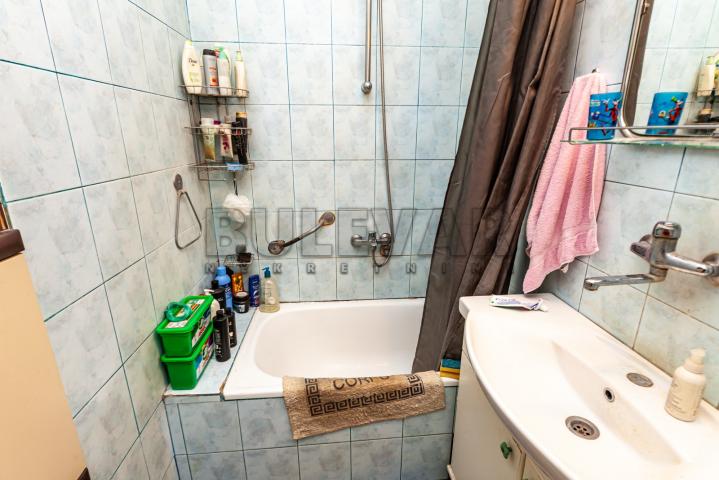 Jednoiposoban stan i apartman, tržni centar Roda, peti sprat, cg