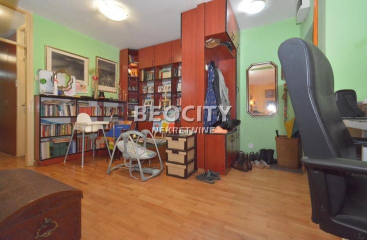 Zvezdara, Mirijevo, Rudi Čajaveca, 4. 0, 94m2, 185000EUR + dvorište