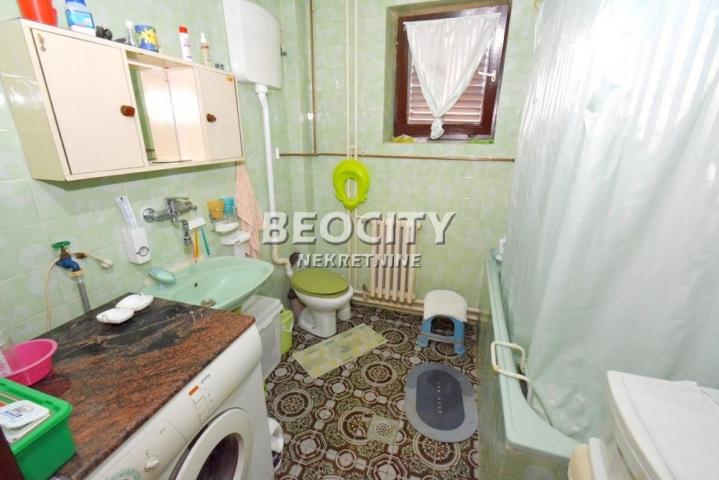 Zemun, Batajnica, Save Grkinića, 10. 0, 430m2, 235000EUR