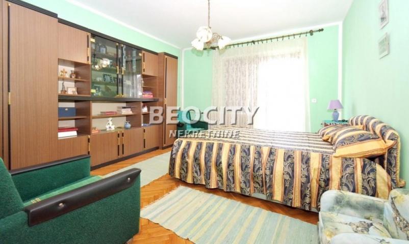 Zemun, Batajnica, Save Grkinića, 10. 0, 430m2, 235000EUR