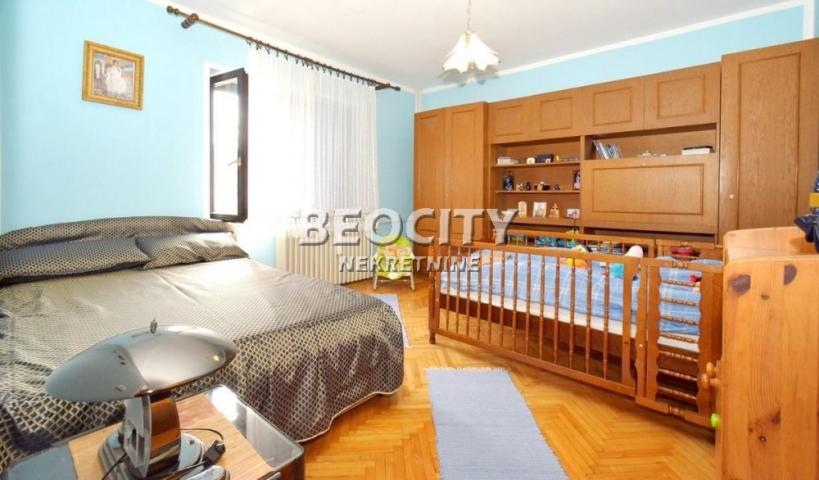 Zemun, Batajnica, Save Grkinića, 10. 0, 430m2, 235000EUR