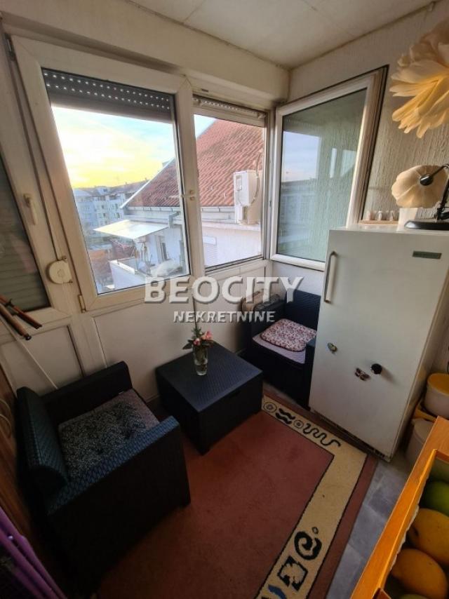 Novi Sad, Nova Detelinara, Trg Majke Jevrosime, 1. 5, 32m2, 70000EUR