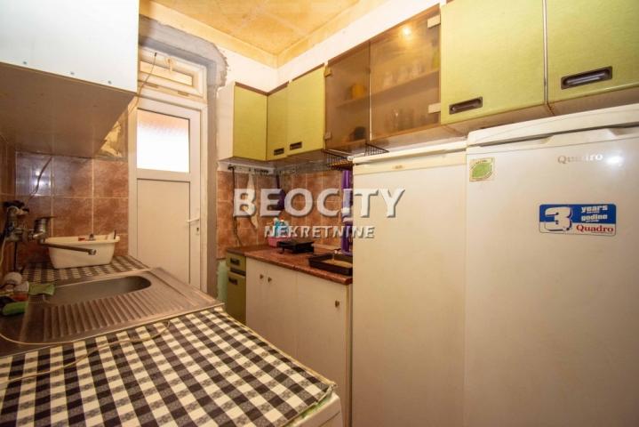 Rakovica, Petlovo brdo, Omladinsko šetalište, 4. 0, 91m2, 120000EUR