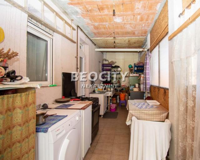 Rakovica, Petlovo brdo, Omladinsko šetalište, 4. 0, 91m2, 120000EUR