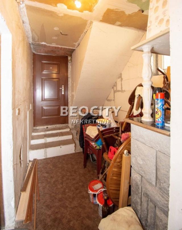 Rakovica, Petlovo brdo, Omladinsko šetalište, 4. 0, 91m2, 120000EUR