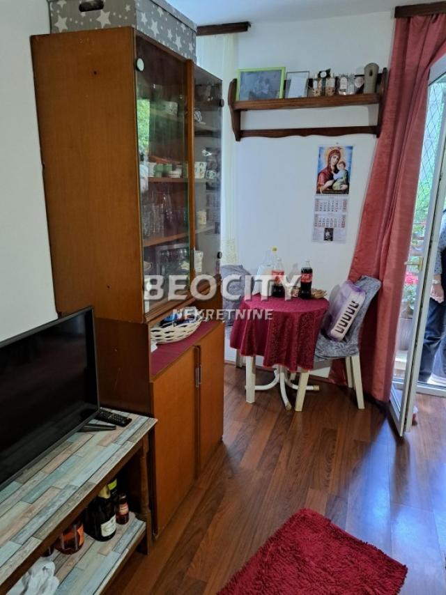 Rakovica, Kneževac, Mome Stanojlovića, 1. 0, 30m2, 48000EUR