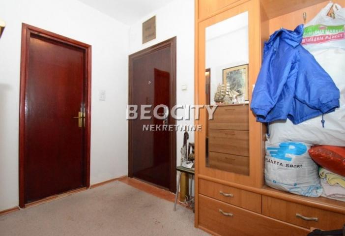 Čukarica, Bele vode, Leposave Vujošević, 4. 0, 90m2, 121600EUR