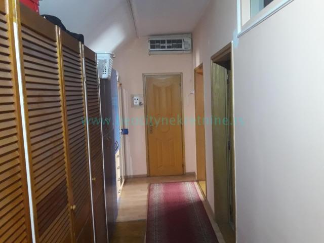 Zemun, Gardoš, Grobljanska, 5. 0, 200m2, 280000EUR