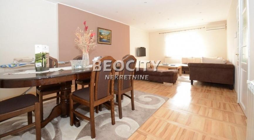 Zemun, Batajnica, DVE KUĆE Branislava Barišića Doktora, 12. 0, 540m2, 550000EUR DVE KUĆE