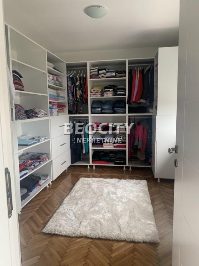 Čukarica, Železnik, Lole Ribara, 6. 0, 210m2, 410000EUR Prelepa kuca na svega 10km od centra