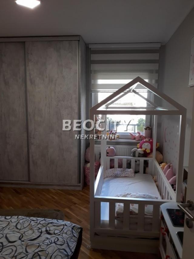 Novi Sad, Centar, Matice srpske, 2. 0, 54m2, 172800EUR