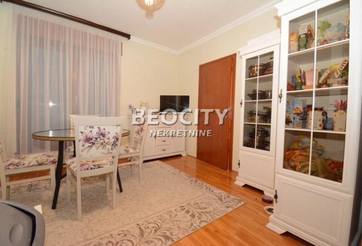 Zvezdara, Đeram pijaca, Djevđelijska , 5. 0, 150m2, 1500EUR