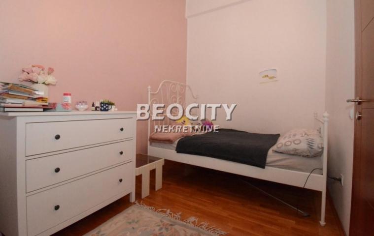 Zvezdara, Đeram pijaca, Djevđelijska , 5. 0, 150m2, 1500EUR