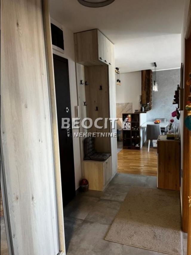 Novi Sad, Sajam, Branka Bajića, 2. 5, 64m2, 185000EUR