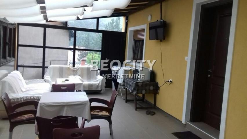 Kraljevo, Bogutovačka Banja, , 10. 0, 174m2, 80000EUR