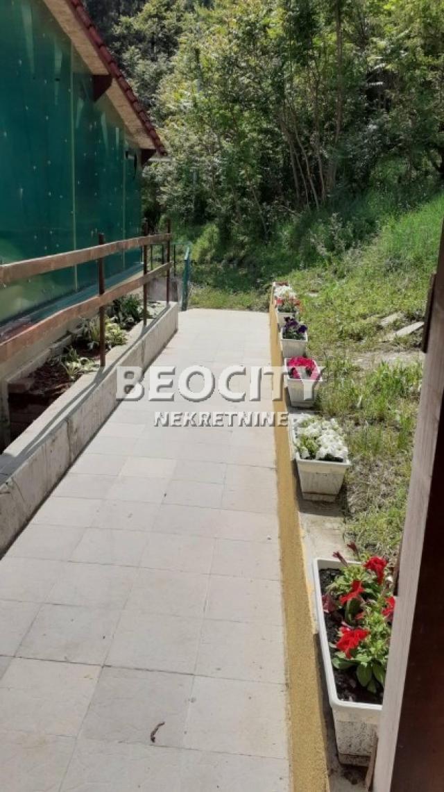 Kraljevo, Bogutovačka Banja, , 10. 0, 174m2, 80000EUR