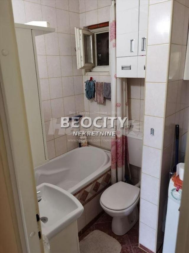 Voždovac, Banjica, Bulevar oslobođenja, 2. 0, 50m2, 132600EUR