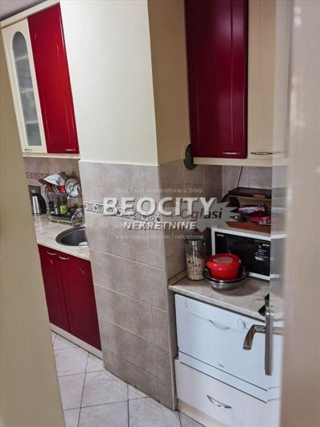 Voždovac, Banjica, Bulevar oslobođenja, 2. 0, 50m2, 132600EUR