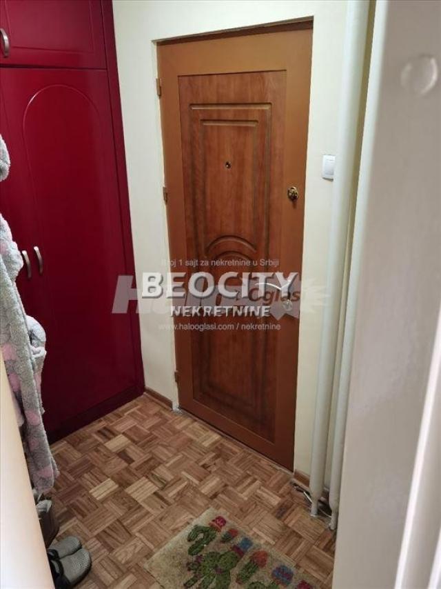 Voždovac, Banjica, Bulevar oslobođenja, 2. 0, 50m2, 132600EUR