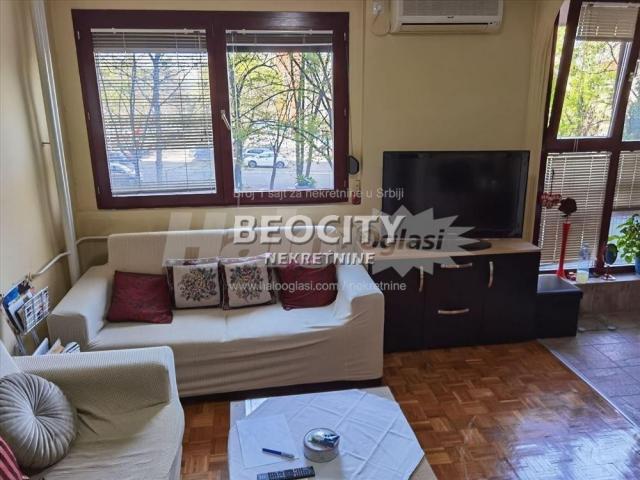 Voždovac, Banjica, Bulevar oslobođenja, 2. 0, 50m2, 132600EUR