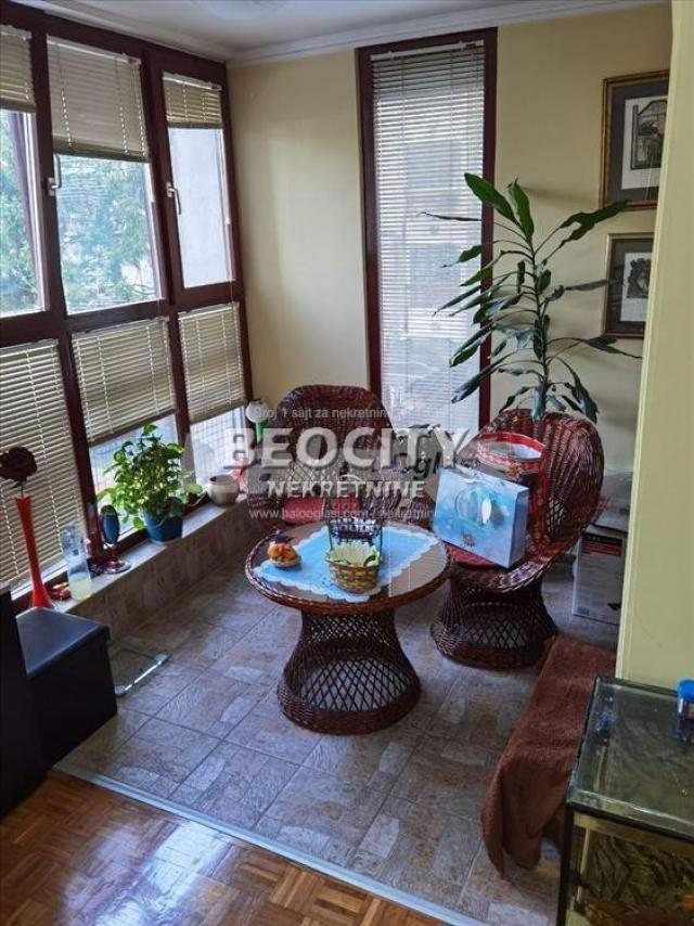 Voždovac, Banjica, Bulevar oslobođenja, 2. 0, 50m2, 132600EUR