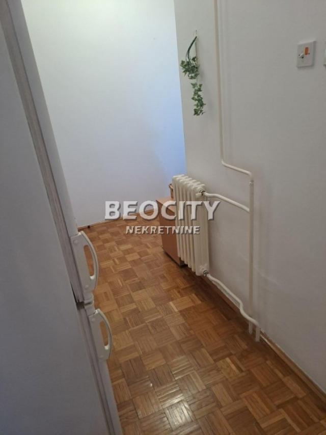 Novi Sad, Novo Naselje, Momčila Tapavice , 1. 0, 35m2, 75000EUR