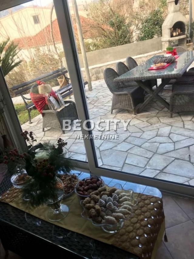 Kotor, Dobrota, Dobrota , 10. 0, 200m2, 850000EUR