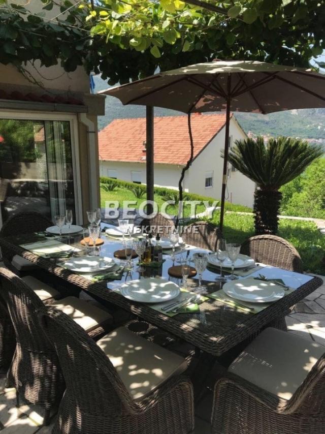 Kotor, Dobrota, Dobrota , 10. 0, 200m2, 850000EUR