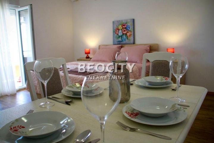 Budva, Jaz, Krimovica, 10. 0, 250m2, 450000EUR