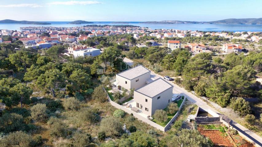 BRODARICA - ŠIBENIK WOHNUNG (S2) IN EINEM DOPPELHAUS IN TOLLER LAGE