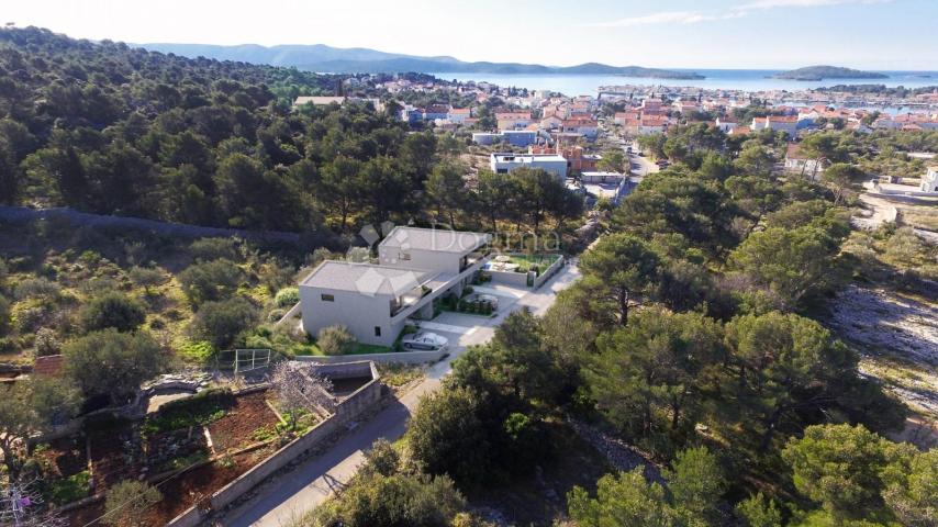 BRODARICA - ŠIBENIK WOHNUNG (S2) IN EINEM DOPPELHAUS IN TOLLER LAGE