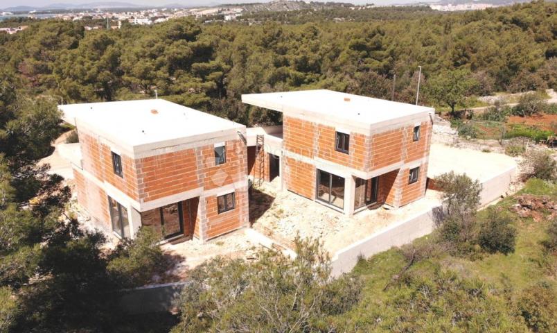 BRODARICA - ŠIBENIK WOHNUNG (S2) IN EINEM DOPPELHAUS IN TOLLER LAGE